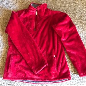 Super cute and comfortable North Face shirt